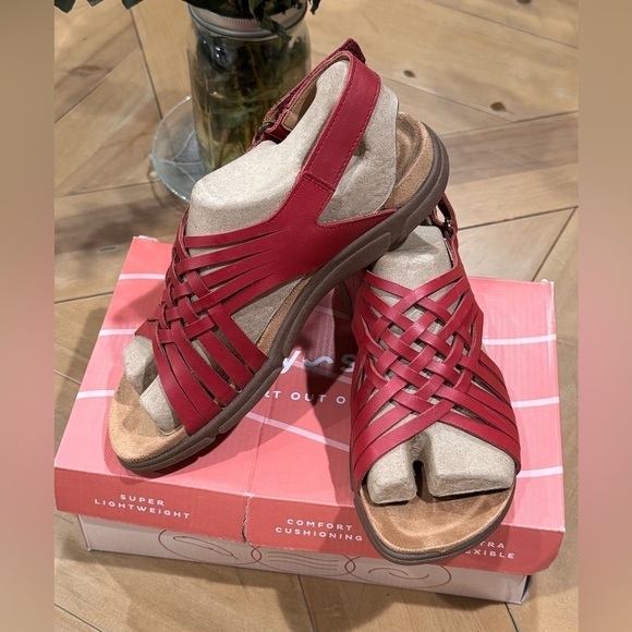 Easy Spirit Mar Women's Leather Slingback Sandals - Picture 4 of 6